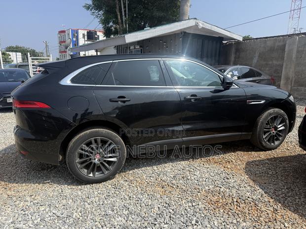 Jaguar F-Pace 30t R-Sport AWD 2018 Black