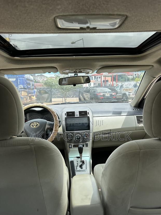 Toyota Corolla LE 4dr Sedan (1.8L 4cyl 4A) 2013 Silver