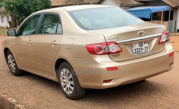 Toyota Corolla LE 4dr Sedan (1.8L 4cyl 4A) 2012 Gold