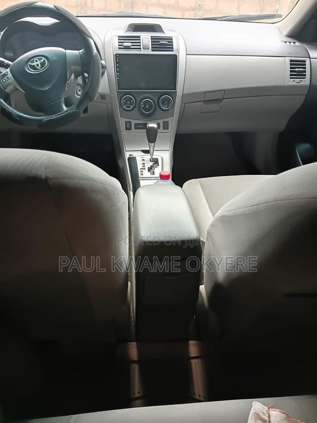 Toyota Corolla LE 4dr Sedan (1.8L 4cyl 4A) 2012 Gold