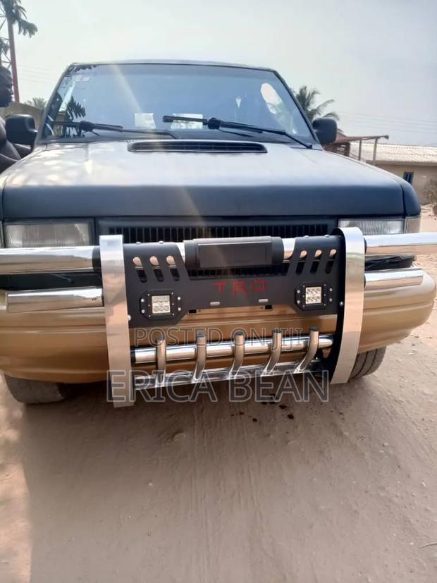 Isuzu Trooper 1999 Gold