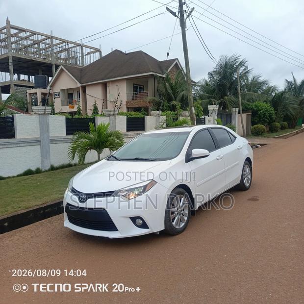 Toyota Corolla 2015 White