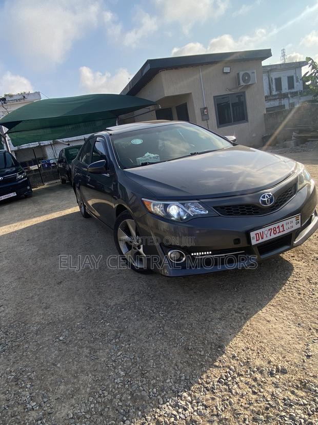 Toyota Camry SE Sport 4dr Sedan (2.5L 4cyl 6A) 2014 Gray