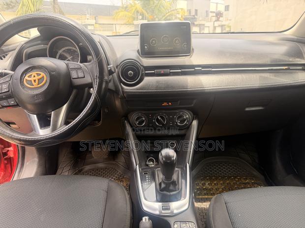 Toyota Yaris 2017 Red