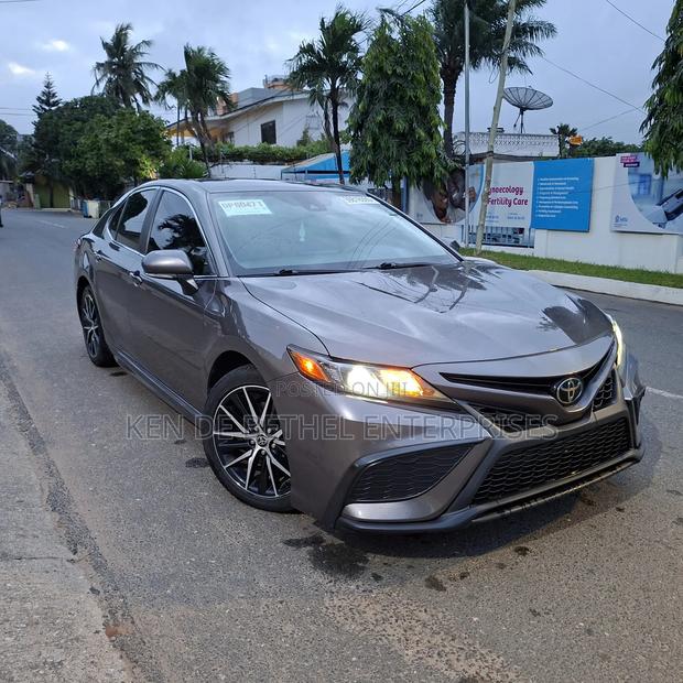 Toyota Camry 2023 Gray