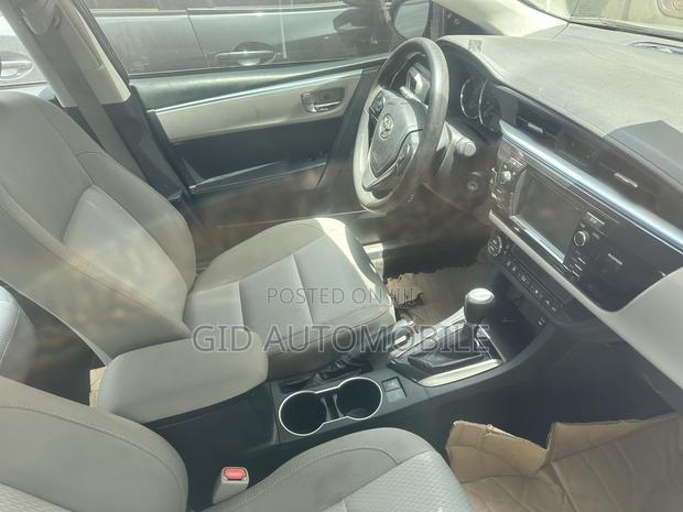 Toyota Corolla LE 4dr Sedan (1.8L 4cyl CVT) 2016 Gray