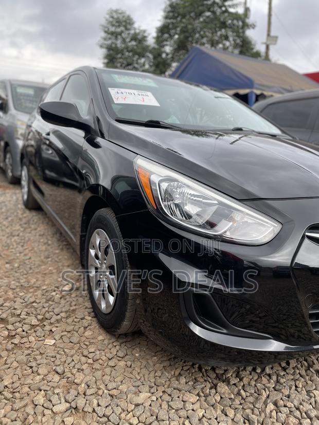 Hyundai Accent SE Hatchback 2016 Black