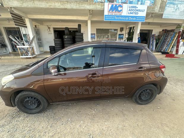 Toyota Vitz 2012 Brown
