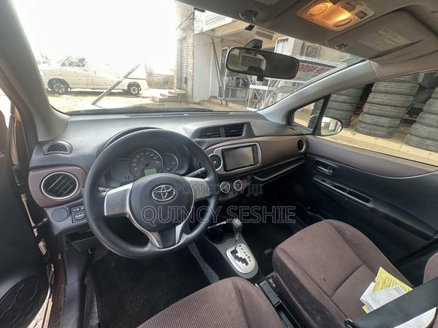 Toyota Vitz 2012 Brown