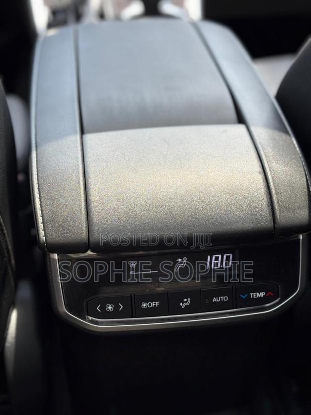 Toyota Highlander XLE 2021 Black