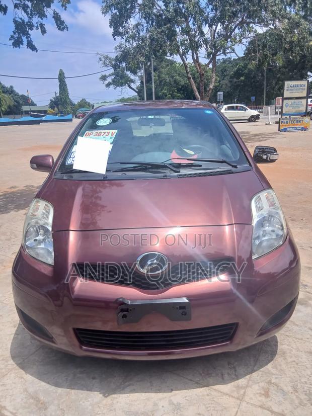 Toyota Vitz 2012 Gray