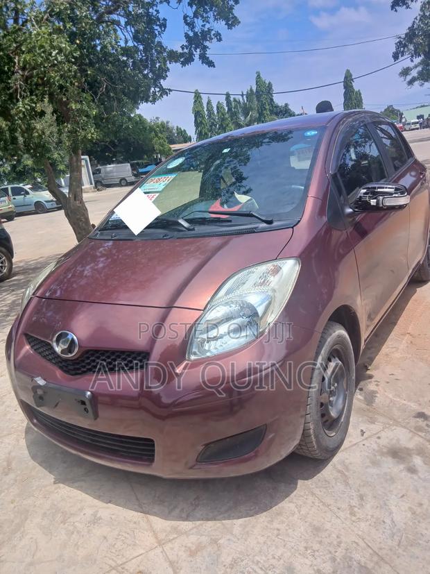 Toyota Vitz 2012 Gray