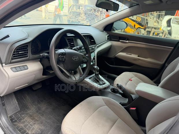 Hyundai Elantra SE 2019 Silver