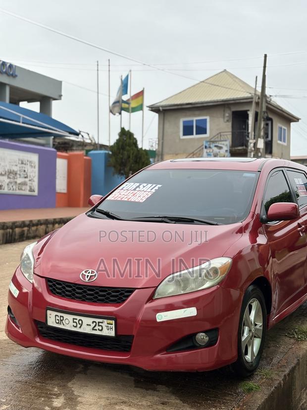 Toyota Matrix L Hatchback FWD (1.8L 4cyl) 2014 Red