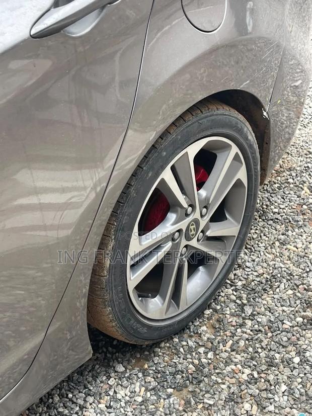 Hyundai Elantra 2012 Brown