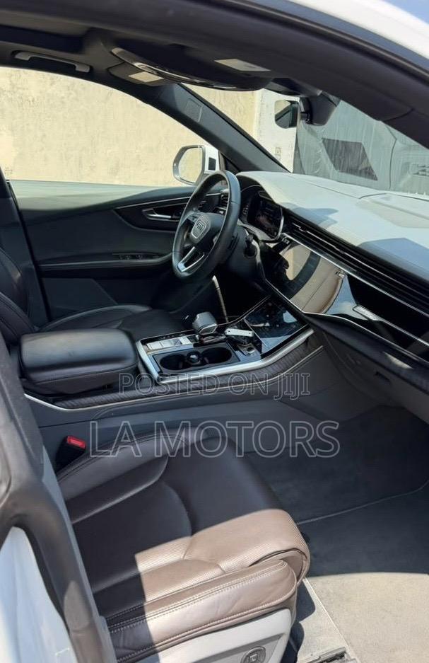 Audi Q8 2021 White