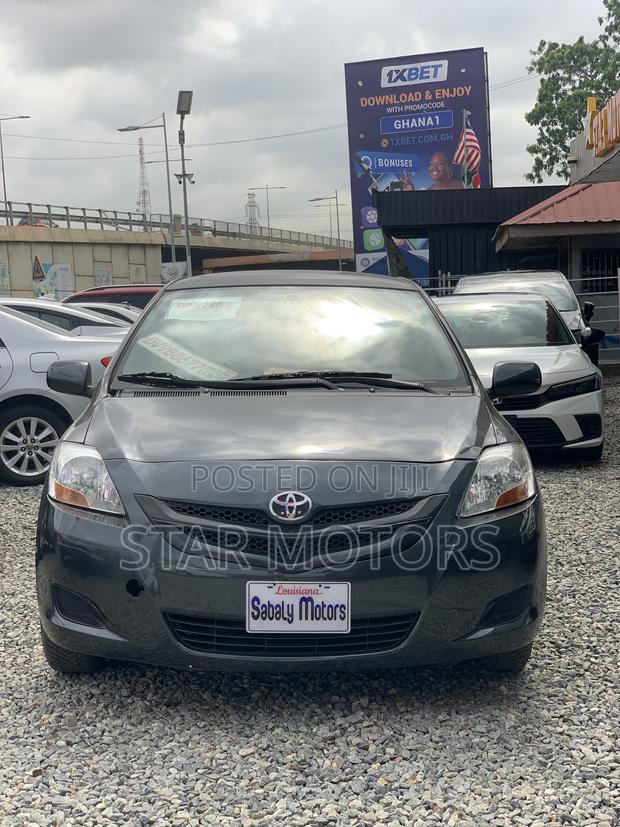 Toyota Yaris 2012 Gray