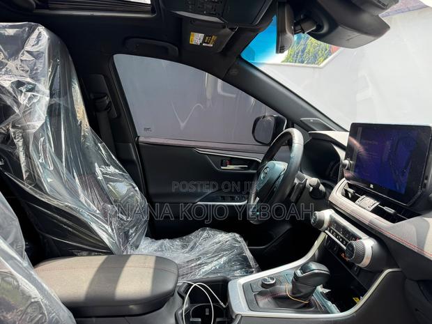 Toyota RAV4 XLE Premium AWD 2023 Red