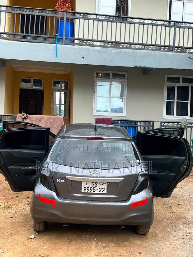Toyota Vitz 2013 Gray
