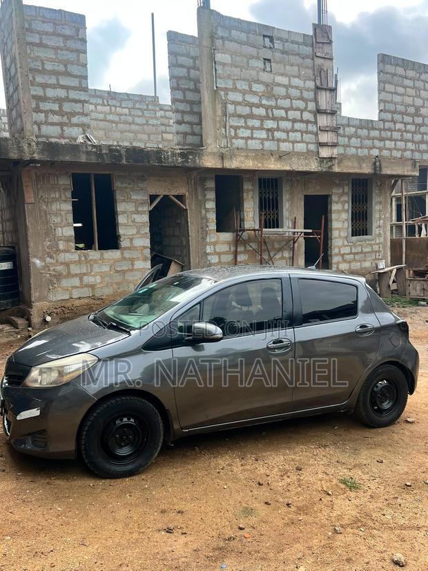 Toyota Vitz 2013 Gray