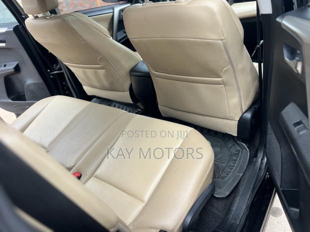 Toyota RAV4 Limited AWD (2.5L 4cyl 6A) 2016 Black