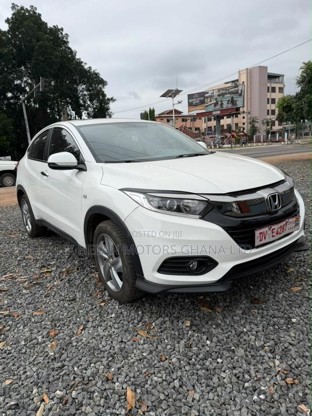 Honda Vezel 1.5 2WD 2021 White
