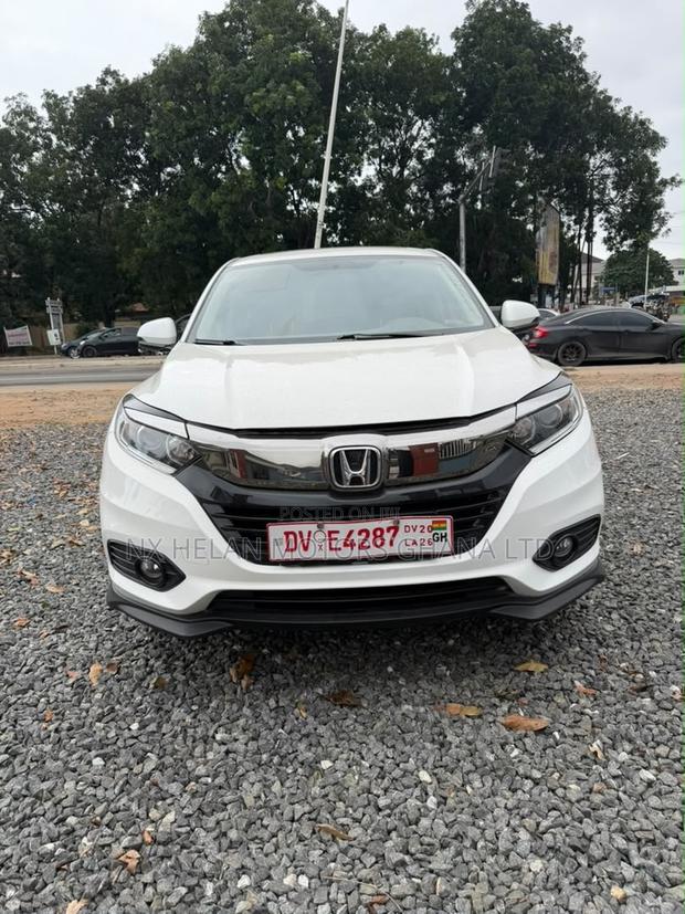 Honda Vezel 1.5 2WD 2021 White