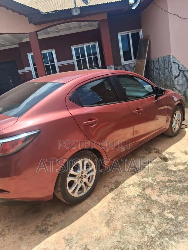 Toyota Yaris iA 1.5 FWD 2018 Red