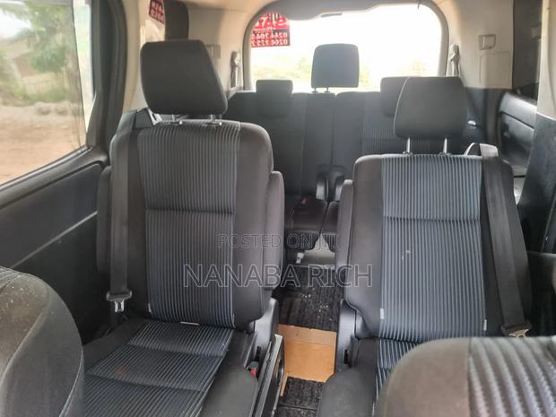 Toyota Voxy 2014 Beige