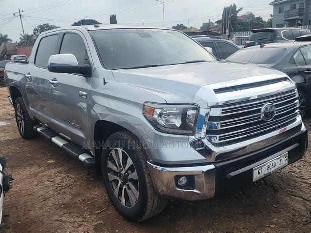 Toyota Tundra 2017 Silver