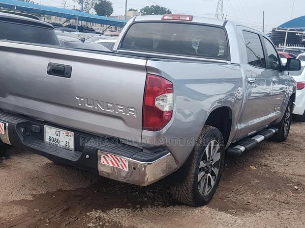 Toyota Tundra 2017 Silver