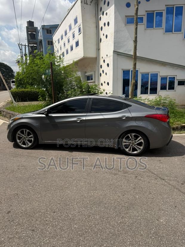 Hyundai Elantra Limited 4dr Sedan (1.8L 4cyl 6A) 2014 Silver