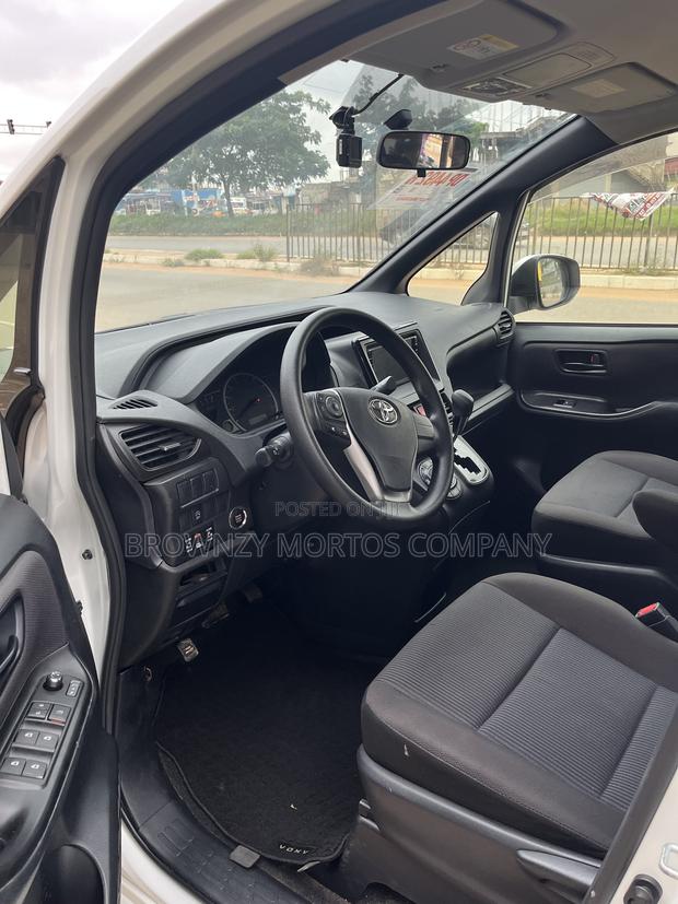 Toyota Voxy 2013 White