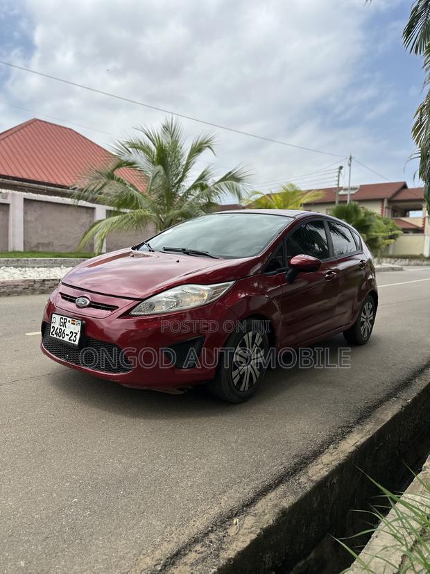 Ford Fiesta SE 4dr Hatchback (1.6L 4cyl 5M) 2014 Red