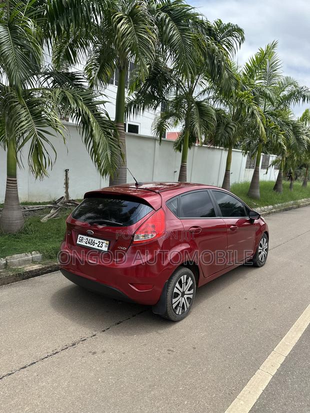Ford Fiesta SE 4dr Hatchback (1.6L 4cyl 5M) 2014 Red