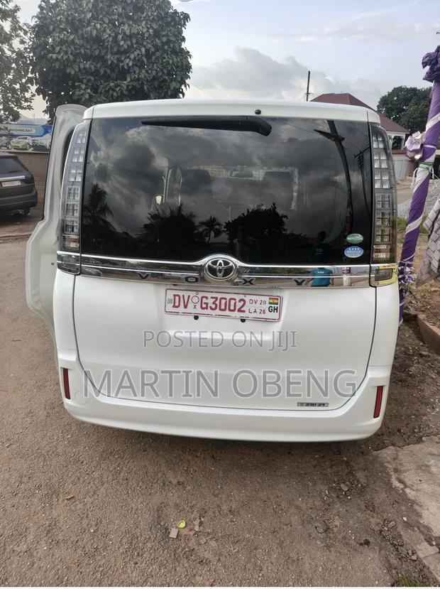 Toyota Voxy 2015 White