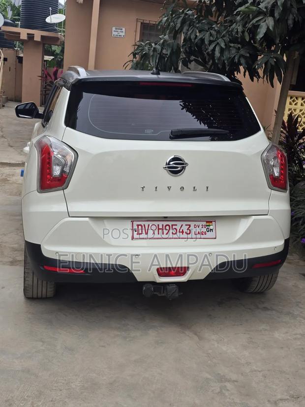 SsangYong Tivoli 2016 White