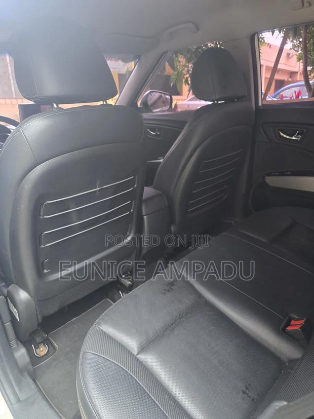 SsangYong Tivoli 2016 White