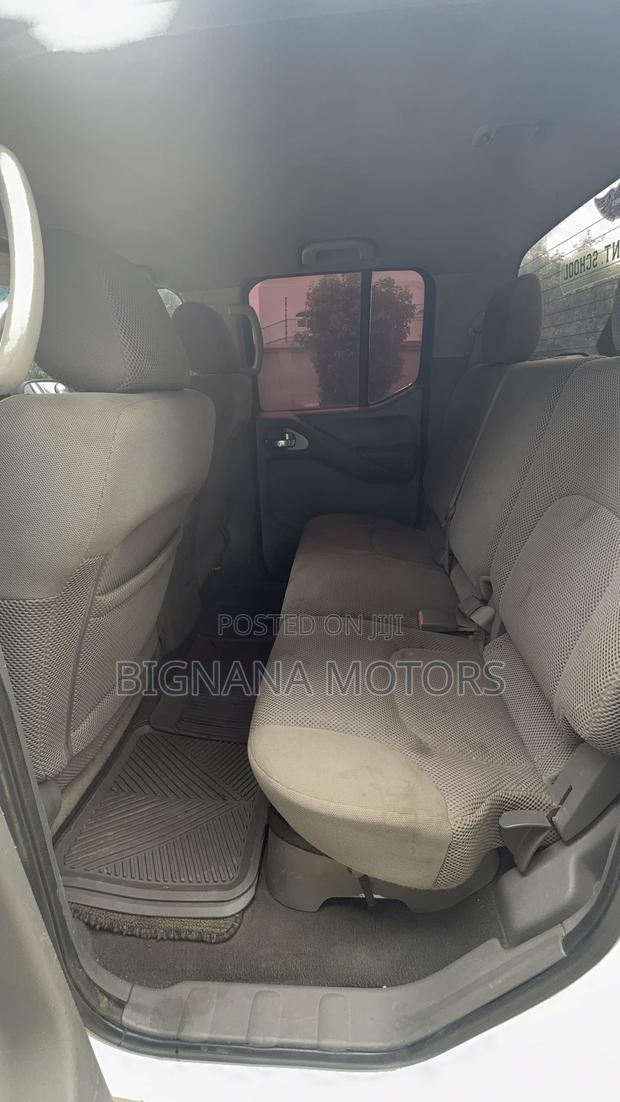 Nissan Frontier King Cab SE 4x4 2007 White