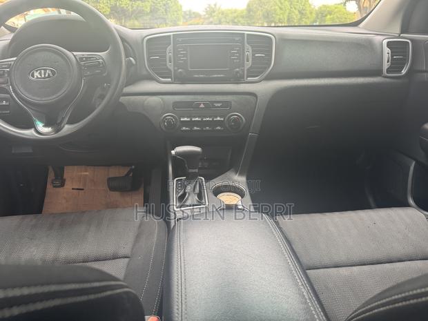Kia Sportage LX 4dr SUV AWD (2.4L 4cyl 6A) 2017 Gold