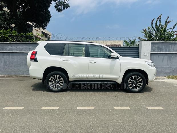 Toyota Land Cruiser Prado 2023