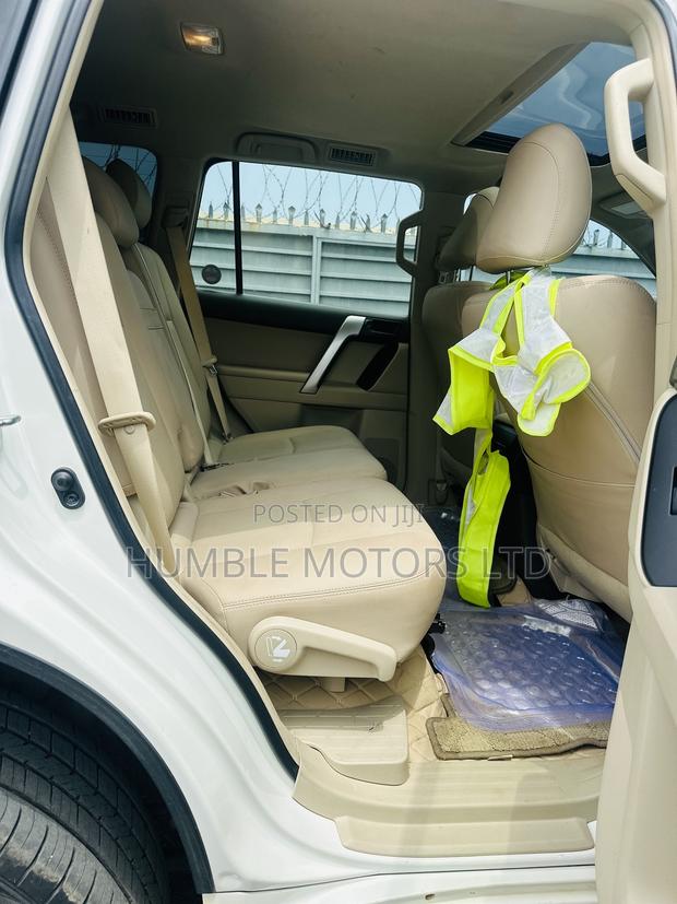 Toyota Land Cruiser Prado 2023