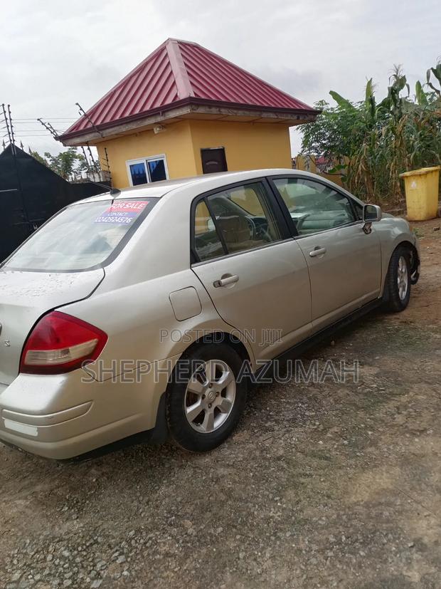 Nissan Versa 2008 Beige