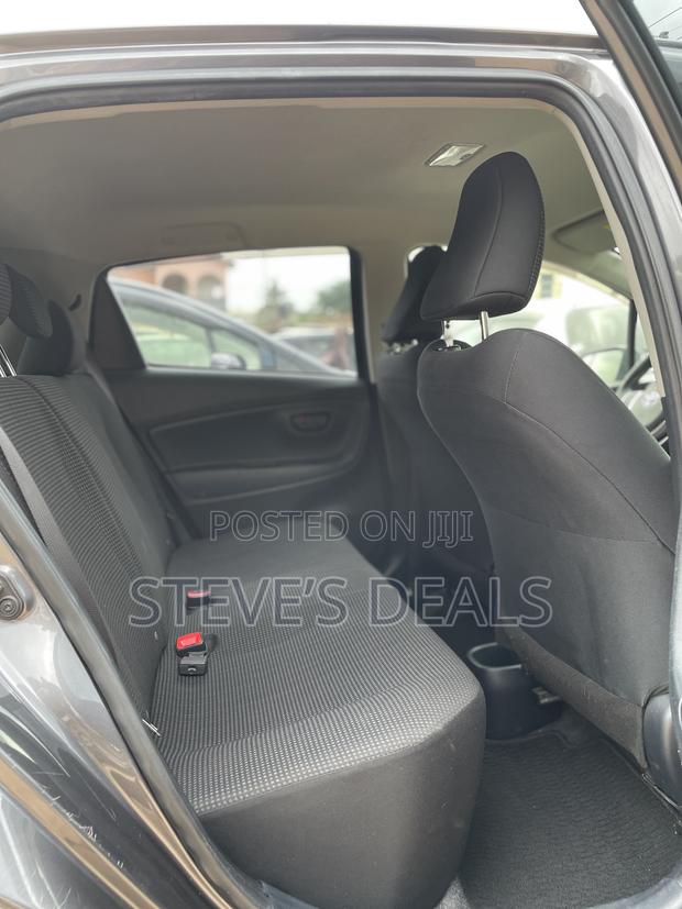 Toyota Vitz 1.3 FWD 5dr 2016 Gray