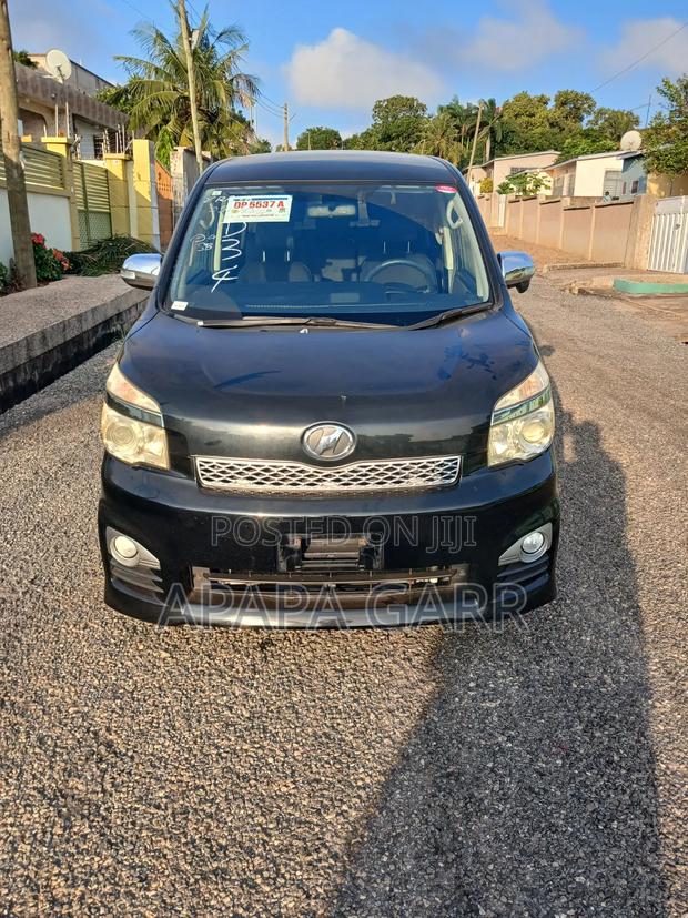 Toyota Voxy 2013 Black