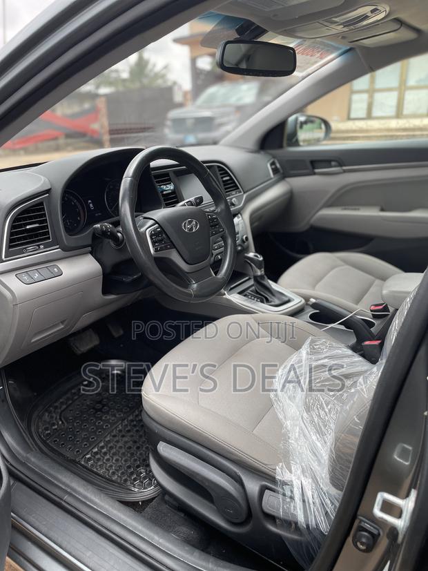 Hyundai Elantra Value Edition 2018 Gray