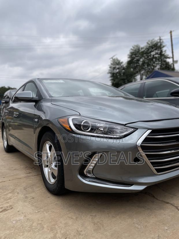 Hyundai Elantra Value Edition 2018 Gray