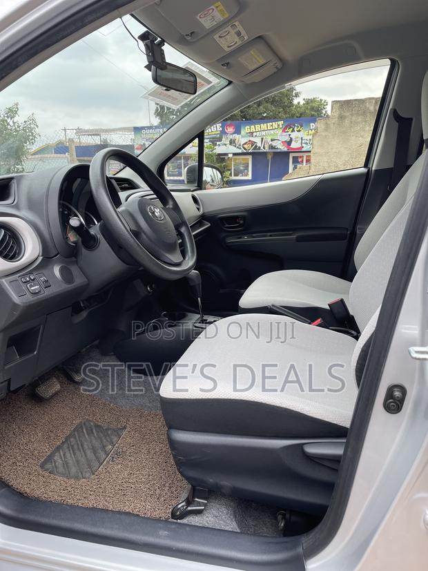 Toyota Vitz 1.3 FWD 5dr 2014 Silver