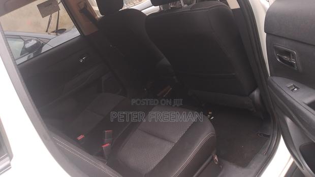 Mitsubishi Outlander 2017 White