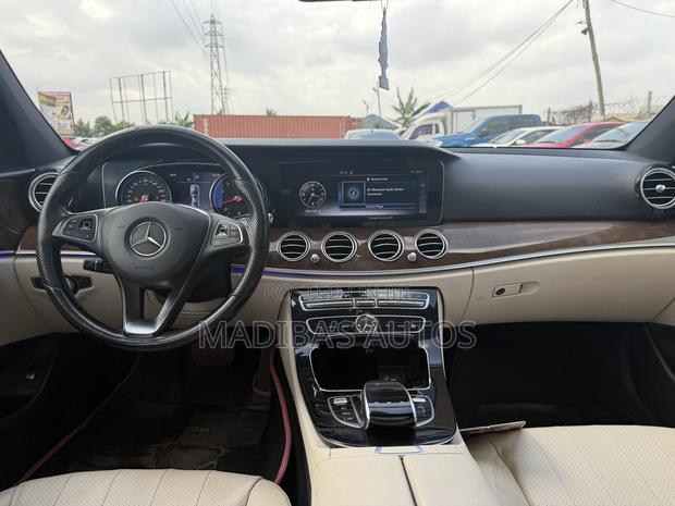 Mercedes-Benz E300 4Matic AWD Sedan (2.0L 4cyl 9A) 2017 Red